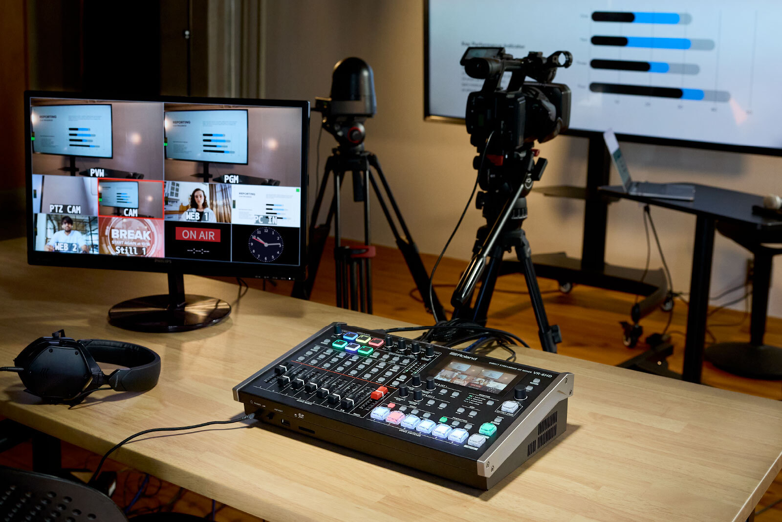 Roland VR-6HD Mixer